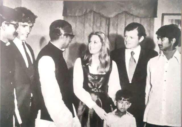 Sheikh Mujibur Rahman with the outspoken supporter of an Independent Bangladesh, US senator Edward Kennedy and his wife on 15 February 1972.